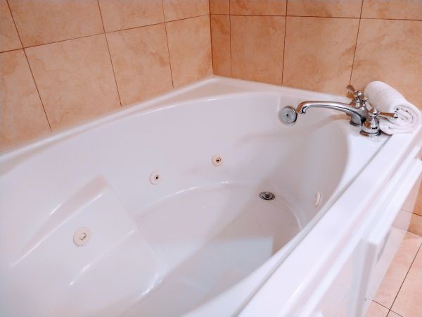 Acrylic Tub Installation in Hammond